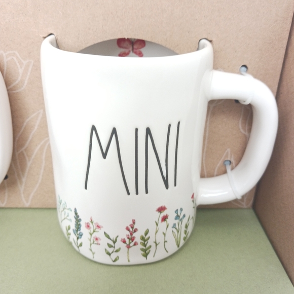 Rae Dunn Mom and Mini Floral Butterfly Ceramic Mug Gift Box Set - Picture 4 of 16